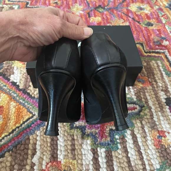 🔥Sale 🔥 Chanel Black Leather/Suede CC Pointed Toe Ankle Booties - Picture 7 of 11